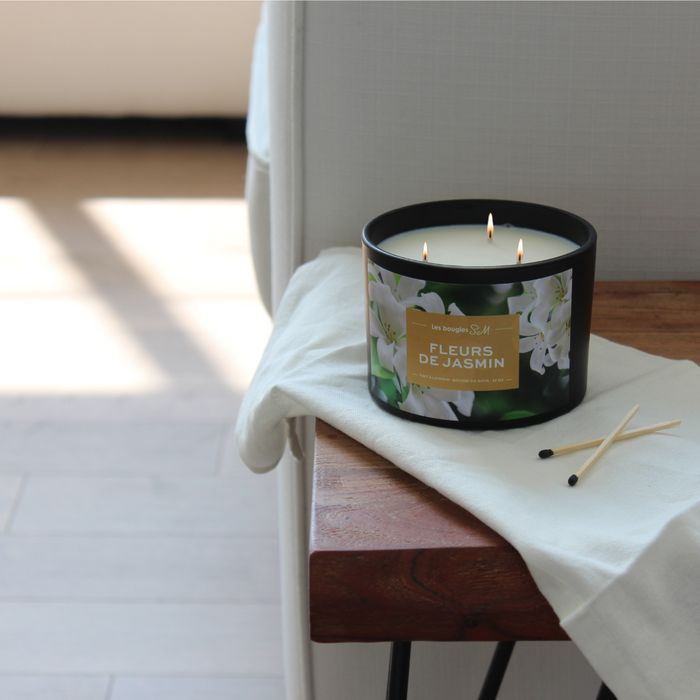 jasmin , fleurs de jasmin , bougies sm , bougie , candles , cire de soya , soya wax , handmade , fait a la main, 3 mèches,  8 oz , 12 oz , douceur , florale , été , frais, flower , entreprise , Outaouais , 